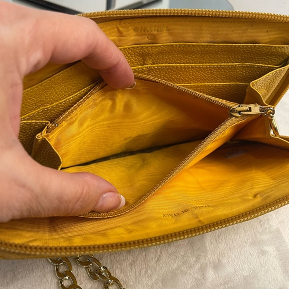 AUTHENTIC CHANEL 🔥CAVIAR LEATHER ZIP AROUND OVERSIZED WALLET ON A CHAIN - Picture 10 of 14